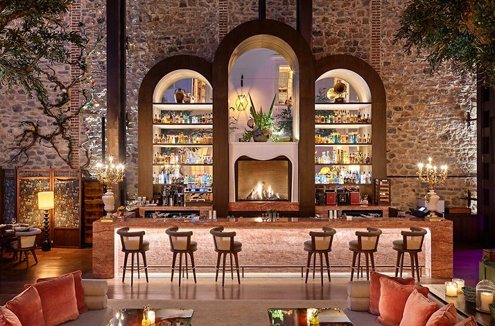 Pink Bar: In Istanbul, Turkey (1)