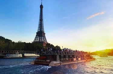 Cruise the Seine with Commentary
