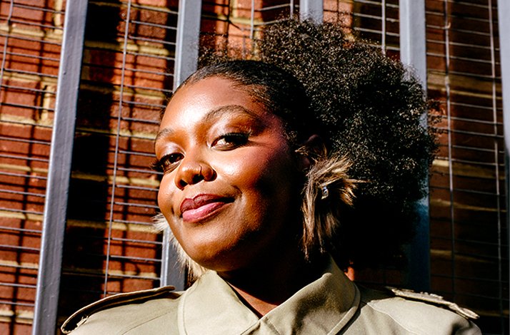 Promotional banner for Yazmin Lacey, an acclaimed British singer-songwriter.