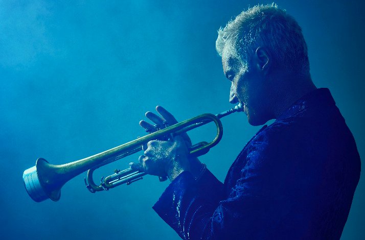 American Grammy-winning jazz trumpeter and composer Chris Botti performing on stage.