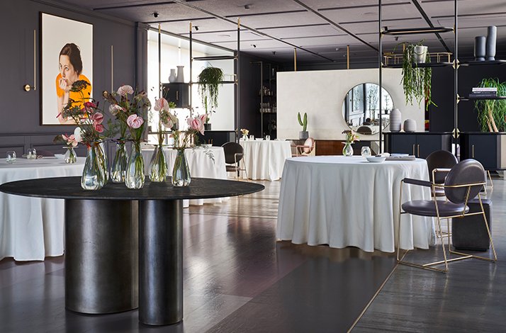The interior of restaurant Enrico Bartolini al Mudec.